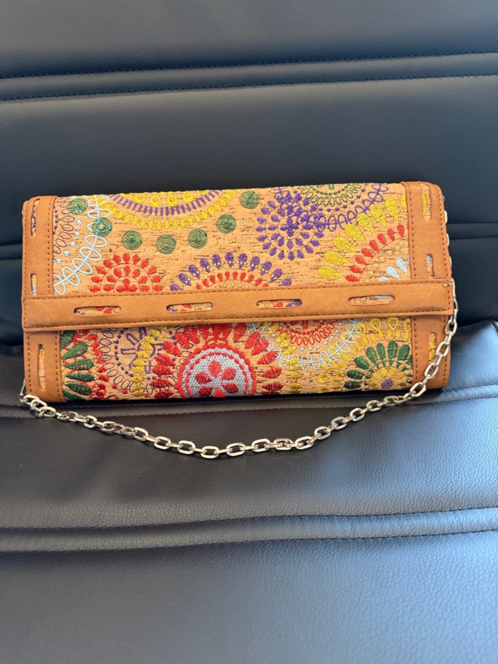 Chico’s Embroidered Multicolor Circle Swirl Layla Clutch & Removable Chain NWT